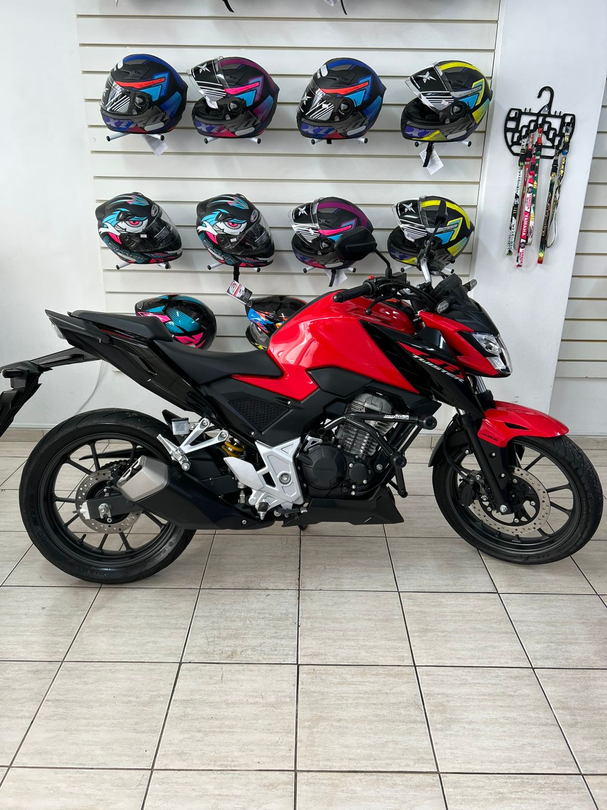 HONDA CB 300 2024