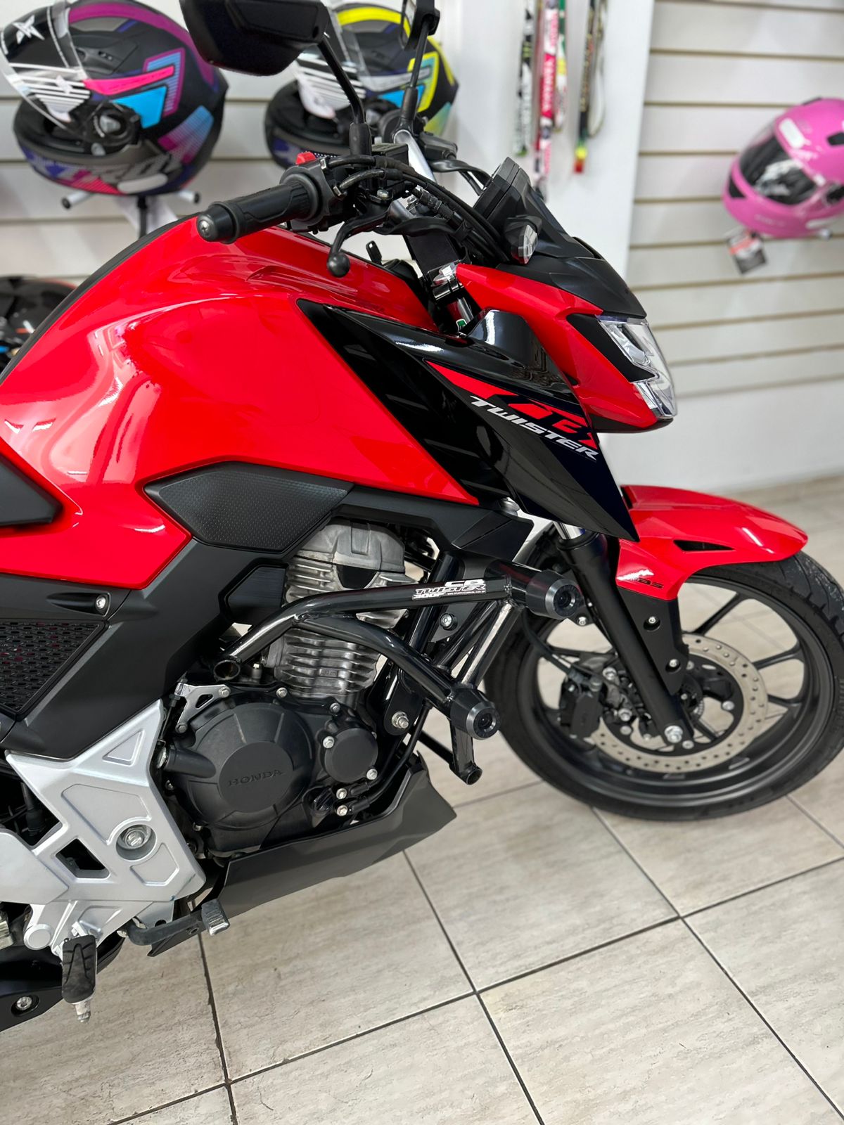 HONDA CB 300 2024