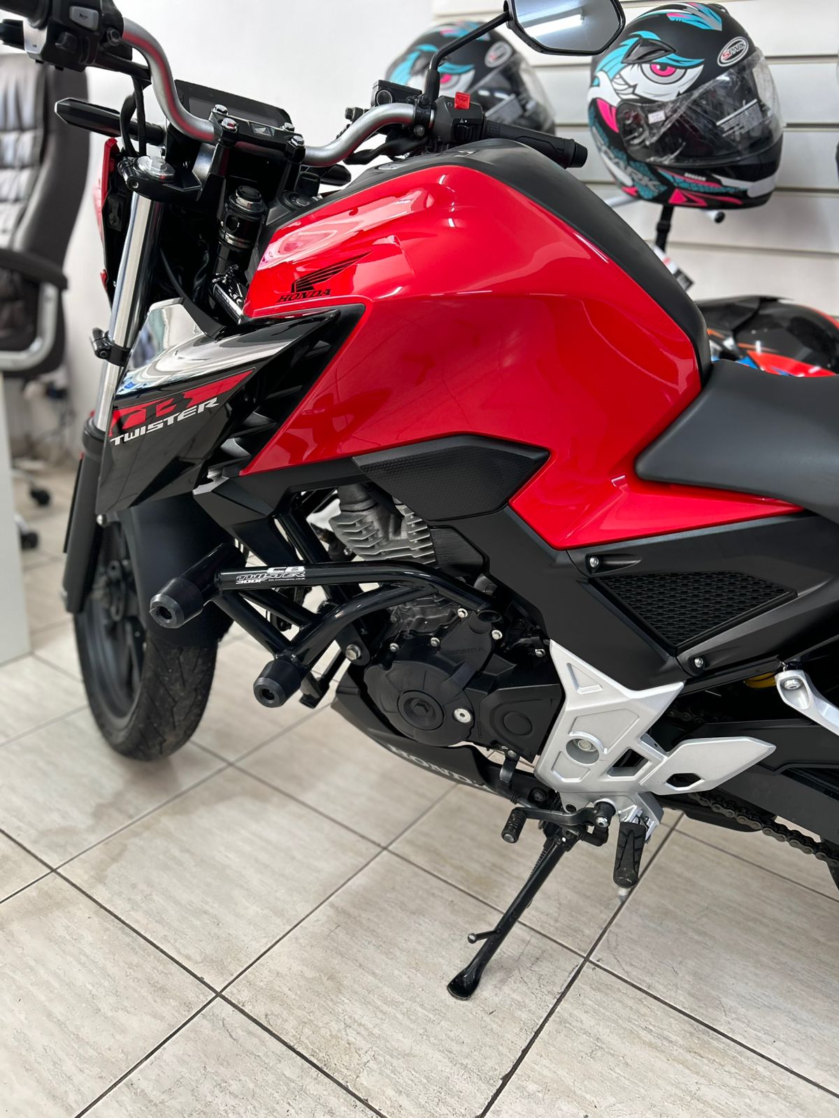 HONDA CB 300 2024