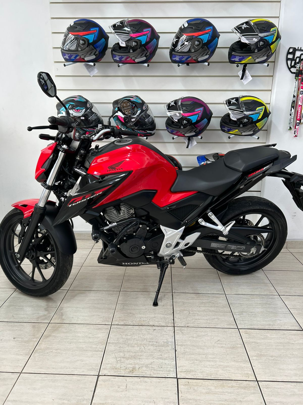 HONDA CB 300 2024