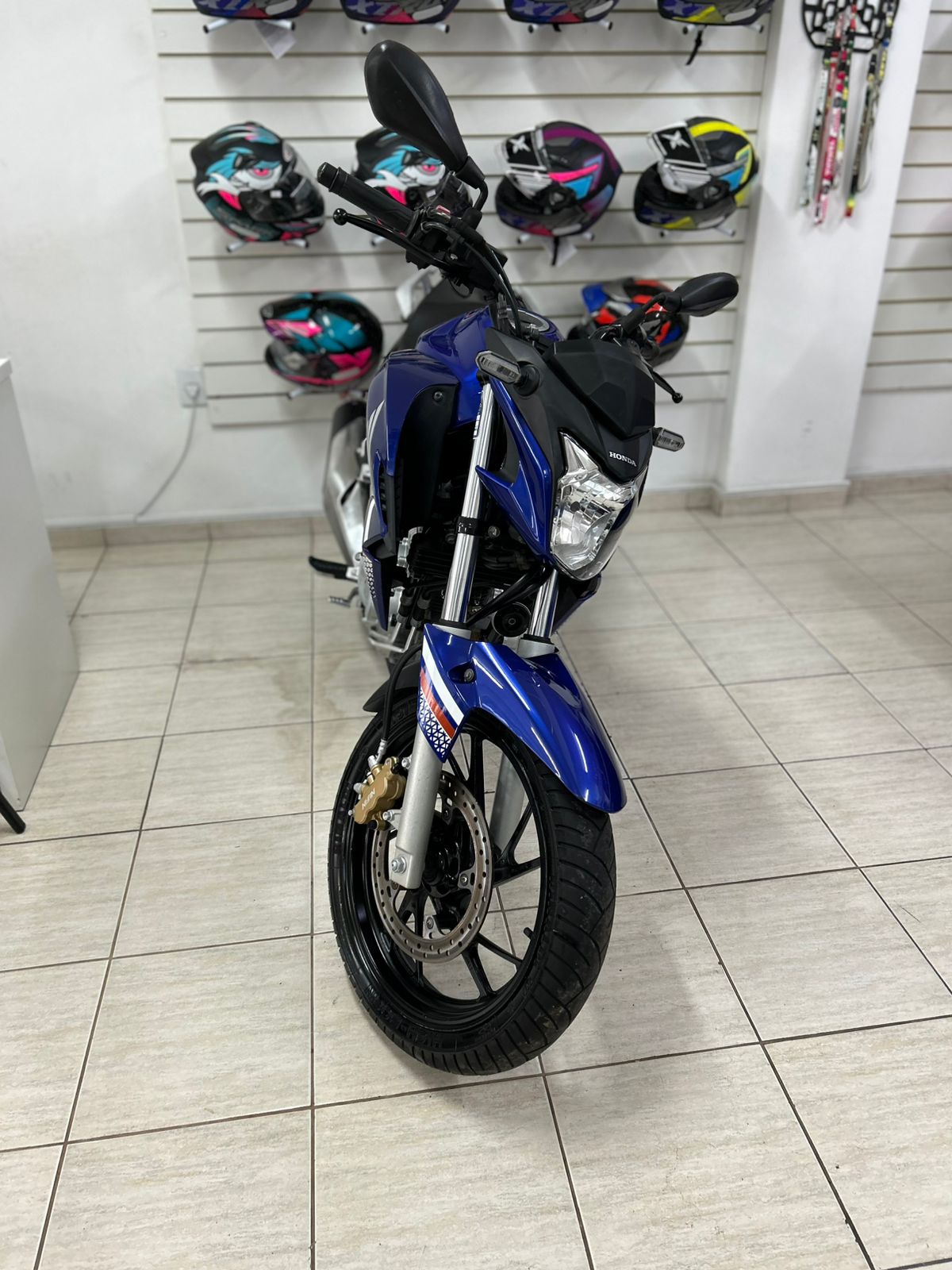 HONDA CB 250 2022